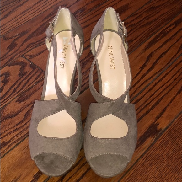 Nine West- Suede Wedges- Size 8.5 - Picture 2 of 8